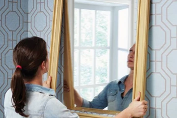 வீட்டில் மறந்தும் இந்த இடங்களில் முகம் பார்க்கும் கண்ணாடியை வைக்காதீர்கள்