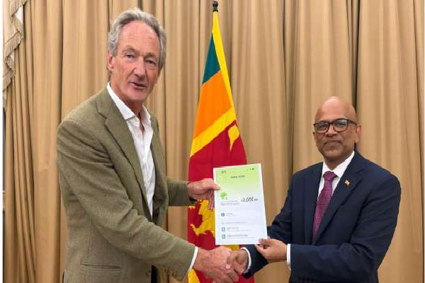 இலங்கையை மீள கட்டியெழுப்புதல்: பிரிட்டனில் தம்பதி அளித்த நிதியுதவி | Uk Couple Donates Rebuilding Sri Lanka Fund
