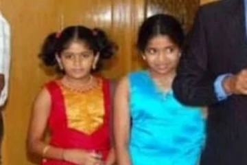 இந்த புகைப்படத்தில் இருக்கும் வாரிசு நடிகை யார் தெரியுமா.. அட இவரா