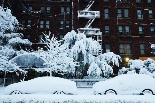 அமெரிக்காவை உலுக்கும் பனிப்புயல்...! நியூயார்க்கில் அவசர நிலை பிரகடனம் | New York Declares Emergency Due To Record Blizzard