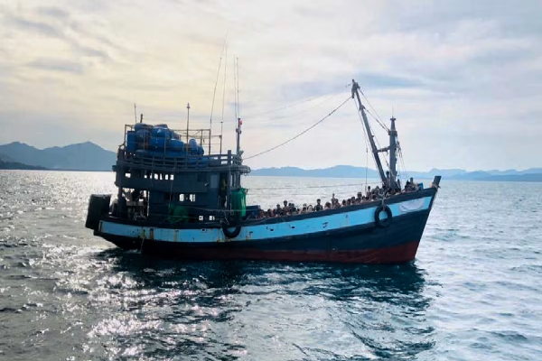 வெளிநாடொன்றில் கப்பல் மூழ்கியதில் 100க்கும் மேற்பட்டோர் மாயம் | More Than 100 People Missing After Boat Sinks வெளிநாடொன்றில் கப்பல் மூழ்கியதில் 100க்கும் மேற்பட்டோர் மாயம் | More Than 100 People Missing After Boat Sinks