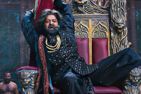 ராஜா சாப் படத்தை நிராகரித்த பிரபல முன்னணி நடிகர்.. யார் தெரியுமா | Raja Saab Movie Rejected By Top Heroes