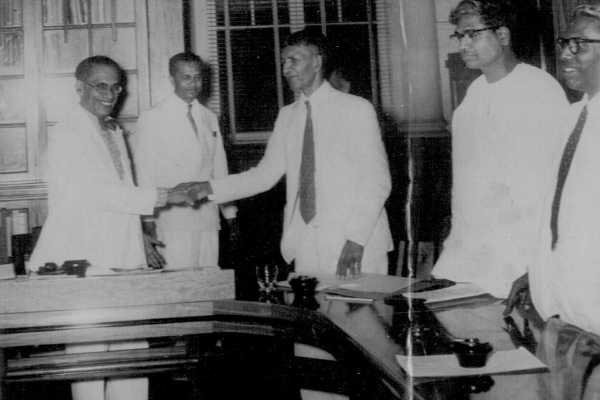 ஈழத்தமிழர்களுக்கான முதல் தீர்வு முயற்சியாக பண்டா- செல்வா ஒப்பந்தம் இடம்பெற்று இன்று 66 ஆண்டுகள் - ஐபிசி தமிழ்