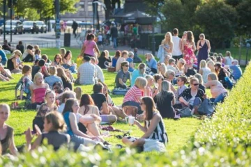 உலகில் மக்கள் மகிழ்ச்சியாக வாழும் நாடு இதுதான்