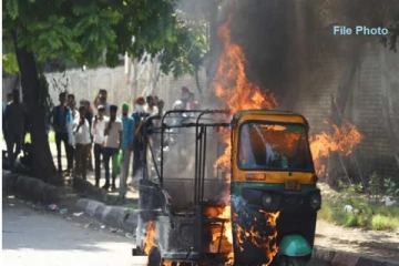 திடீரென தீப்பிடித்த மற்றுமொரு முச்சக்கர வண்டி