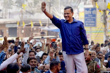 உங்களை பார்த்துக்கொள்ளுங்கள்; சிறையில் நானும்.. - திகாருக்கு புறப்பட்டார் கெஜ்ரிவால்!