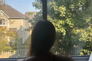 மகளின் படுக்கையறைக்குள் நுழைந்த இளைஞர்: தாயைக் கைவிட்ட சட்டம்