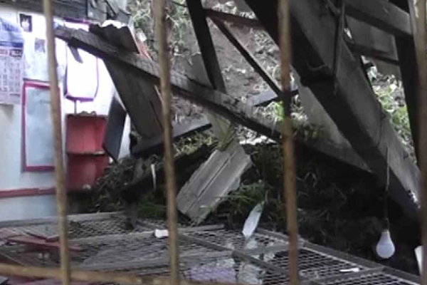 இடிந்து வீழ்ந்த பாடசாலை சுவர் : கல்வி நடவடிக்கைகள் குறித்து எடுக்கப்படவுள்ள தீர்மானம் | School Wall Collapsed Dicision Education Activity