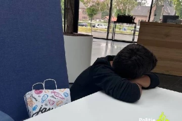 துருக்கி நிலநடுக்கத்தில் தப்பிய சிறுவன் 1500 மைல்களுக்கு அப்பால் இன்னொரு நாட்டில் கண்டுபிடிப்பு