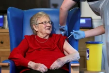 பிரித்தானியாவில் இதுவரை எவ்வளவு தடுப்பூசிகள் போடப்பட்டுள்ளன? சுகாதாரத் துறை வெளியிட்ட அதிகாரப்பூர்வ தகவல்