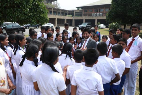 இலங்கை நாடாளுமன்ற வரலாற்றில் இதுவே முதல் முறை! | 5000 Students Visited The Sri Lankan Parliament இலங்கை நாடாளுமன்ற வரலாற்றில் இதுவே முதல் முறை! | 5000 Students Visited The Sri Lankan Parliament