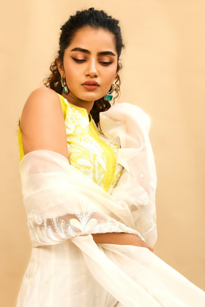 கண்கவர் அழகில் அனுபமா பரமேஸ்வரன்.. லேட்டஸ்ட் போட்டோஷூட் .. | Actress Anupama Parameswaran Latest Photoshoot