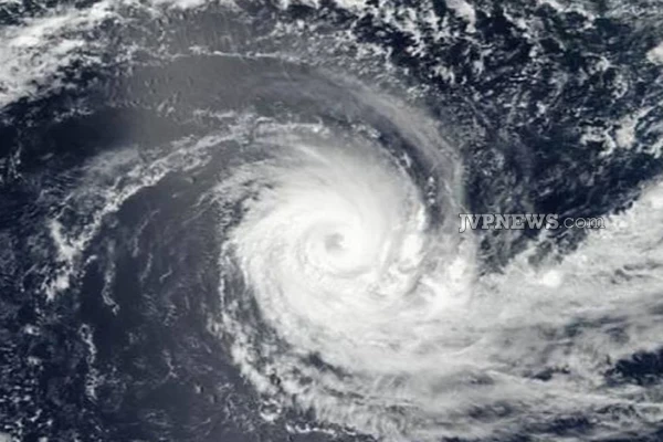 கடலுக்கு சென்றது ditwah புயல்; ஆபத்து நீங்கவில்லை ; மீனவர்கள் கடலுக்கு செல்ல வேண்டாம் ! | Cyclone Ditwah Moved From Land To Sea Tamilnadu கடலுக்கு சென்றது ditwah புயல்; ஆபத்து நீங்கவில்லை ; மீனவர்கள் கடலுக்கு செல்ல வேண்டாம் ! | Cyclone Ditwah Moved From Land To Sea Tamilnadu