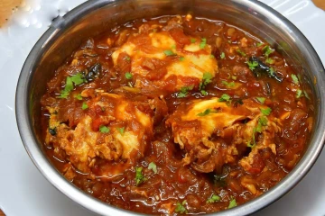 ஒருதடவை முட்டையை உடைத்து ஊற்றி குழம்பு செய்து பாருங்க! சுவை அட்டகாசமாக இருக்கும்