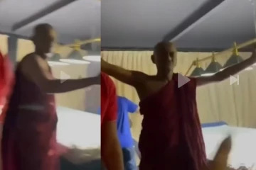 புத்தாண்டு விருந்தில் குத்தாட்டம் போட்ட பௌத்த துறவி வைரலாகும் காணொளி!