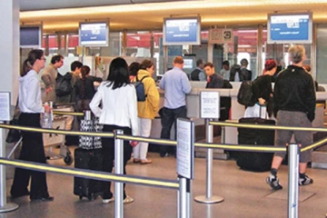 கட்டுநாயக்க விமான நிலையத்தில் சிக்கிய தமிழ் இளைஞர்கள்