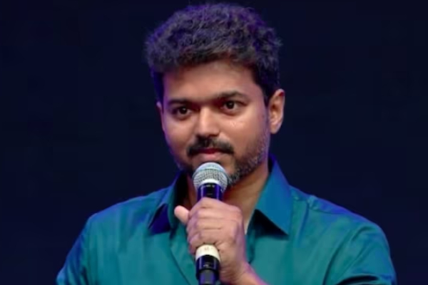 தயாரிப்பாளரிடம் மன்னிப்பு கேட்ட விஜய்.. 10 நிமிடத்தால் இப்படி நடந்ததா | Vijay Says Sorry To Producers தயாரிப்பாளரிடம் மன்னிப்பு கேட்ட விஜய்.. 10 நிமிடத்தால் இப்படி நடந்ததா | Vijay Says Sorry To Producers