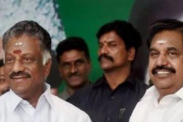 அதிமுக மாவட்ட செயலாளர்கள் சென்னையில் ஆஜராக வேண்டும்: தலைமை உத்தரவு