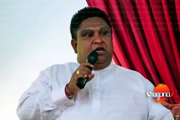 ලස්සන ගෑණු ලමයාට වසන්න ඇමති එක්ක සංචාරේ නැති කරලා මම පව්කරගත්තදෝ - මන්ත්‍රී චාමර කියයි