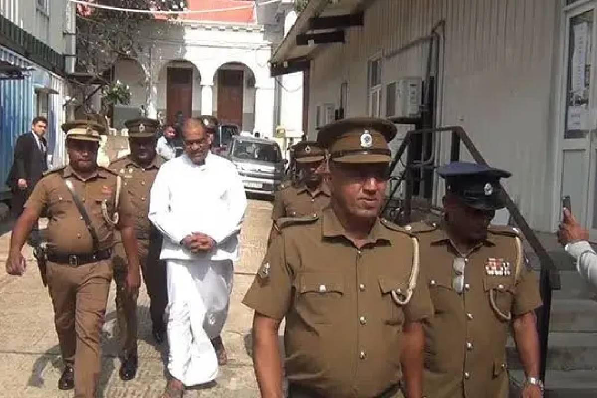 ஒரு கோடி கையொப்பங்கள் இட்டாலும் ஞானசார தேரருக்கு பொது மன்னிப்பு இல்லையாம்! தித்தகல்லே ஆனந்தசிறி தேரரிடம் கூறிய நாட்டின் முக்கிய தலைவர் | Galagoda Aththe Gnanasara Anura Kumara ஒரு கோடி கையொப்பங்கள் இட்டாலும் ஞானசார தேரருக்கு பொது மன்னிப்பு இல்லையாம்! தித்தகல்லே ஆனந்தசிறி தேரரிடம் கூறிய நாட்டின் முக்கிய தலைவர் | Galagoda Aththe Gnanasara Anura Kumara