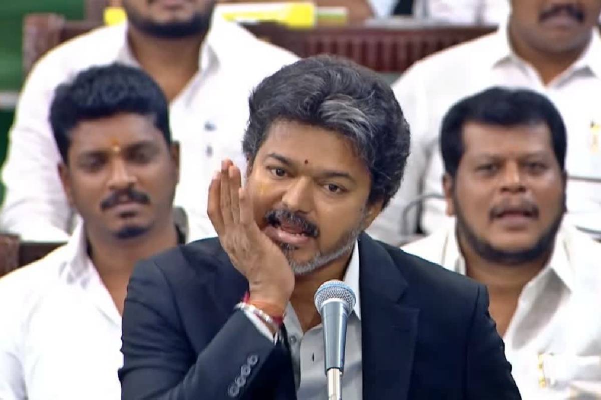 மு.க.ஸ்டாலினை உடல்மொழியால் கேலி செய்தேனா? முதல்வர் விஜய் விளக்கம் | Cm Vijay Clarified His Body Language Not Intetion மு.க.ஸ்டாலினை உடல்மொழியால் கேலி செய்தேனா? முதல்வர் விஜய் விளக்கம் | Cm Vijay Clarified His Body Language Not Intetion