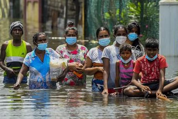 சீரற்ற வானிலையால் அதிகரிக்கும் இழப்புக்கள் : இருவர் பலி 9,000 பேர் பாதிப்பு! | Adverse Weather Kills Two Affects Nearly 9 000