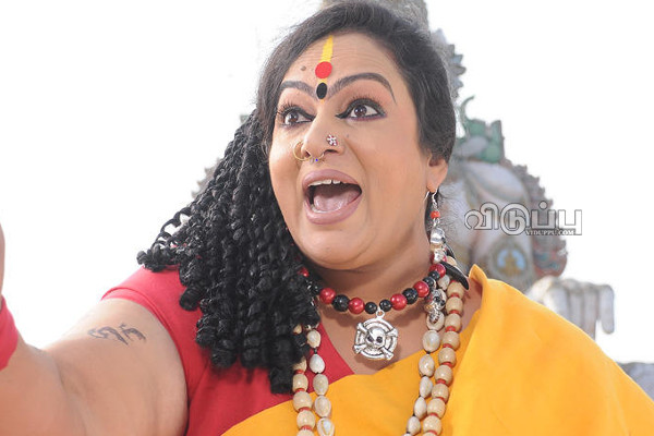 நைட் 2 மணிக்கு!! சட்டையில்லாத நடிகரை பார்த்து 4 தியேட்டர் வாங்கிய நடிகை நளினி.. இதுதான் அந்த ரகசியம் | Ramarajan Mostly Liked To Eat At Midnight