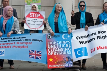 உய்குர் முஸ்லிம்களுக்கு முகாம்களில் கொடுமை ; ஆய்வு செய்ய வலியுறுத்தும்  40 நாடுகள்