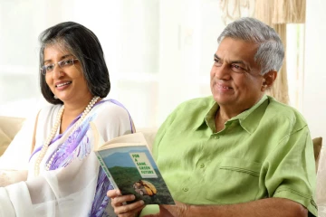 ரணில் வீட்டுக்குள் திடீரென நுழைந்த சி.ஐ.டிஅதிகாரிகள்!