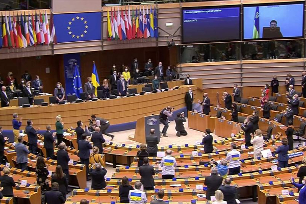 ஐரோப்பிய யூனியனில் இணைந்த உக்ரைன் - ரஷ்யாவின் கதி என்ன? | Russia Ukraine Crisis European Parliament Accepted