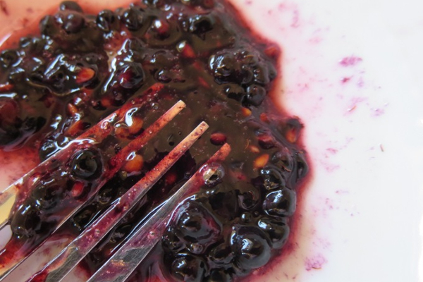 ஒரே வாரத்தில் இப்படி இருந்த உங்க முகம் மாறனுமா? இந்த 1 விதையை மட்டும் வீட்டுல வச்சுக்கோங்க! | Beauty Benefits Blackberry