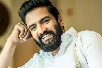 நடிகர் சந்தானத்தின் மகனா இது? எவ்வளவு பெரியவனா வளர்ந்துட்டாருனு பாருங்க