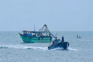 முல்லைத்தீவு மீனவர்கள் இருவர் கடலில் மாயம்