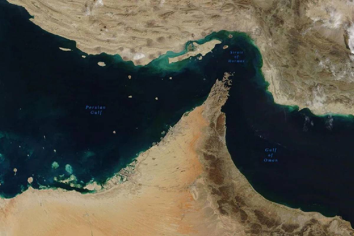 ஹோர்முஸ் நீரிணையில் பதற்றம் ; ஈரானை குறிவைக்கும் டிரம்ப் | Tensions In Strait Of Hormuz Trump Targets Iran ஹோர்முஸ் நீரிணையில் பதற்றம் ; ஈரானை குறிவைக்கும் டிரம்ப் | Tensions In Strait Of Hormuz Trump Targets Iran
