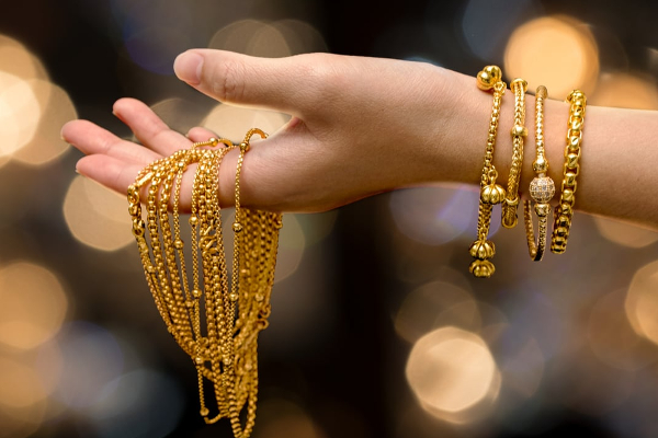 நாளுக்கு நாள் அதிகரித்துவரும் விலை; தங்கத்தில் முதலீடு செய்வது எப்படி? தெரிந்துகொள்ளுங்கள் | Rising Prices Day By Day How To Invest In Gold நாளுக்கு நாள் அதிகரித்துவரும் விலை; தங்கத்தில் முதலீடு செய்வது எப்படி? தெரிந்துகொள்ளுங்கள் | Rising Prices Day By Day How To Invest In Gold