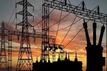 சீரற்ற காலநிலை காரணமாக சுமார் 150,000 மின்சார பாவனையாளர்கள் பாதிப்பு