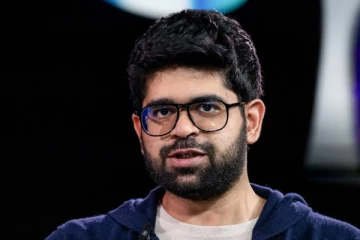 இந்தியாவின் இளவயது பில்லியனரான சென்னையில் பிறந்த அரவிந்த் ஸ்ரீனிவாஸ்