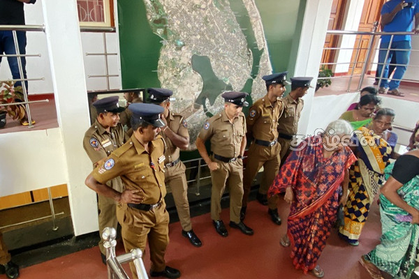 காணாமல்போனோர் அலுவலகத்தினால் முன்னெடுக்கப்பட்ட விசாரணை தற்காலிகமாக இடைநிறுத்தம் (Video) | Missing Persons In Sri Lanka Today Batticaloa