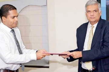 ரணிலுடன் பேச்சு வார்த்தை நடத்திய ஹரின் பெர்னாண்டோ