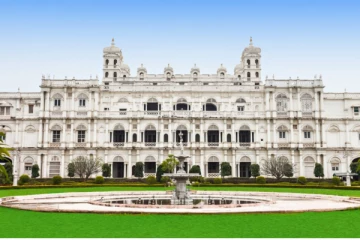 400 அறைகள், 560 கிலோ தங்கத்தால் செய்த சுவர்கள்.., ராஜ வாழ்க்கை வாழும் அந்த இந்திய நபர் யார்?