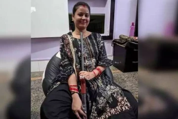 துப்பாக்கி முனையில் செல்ஃபி எடுத்த புதுமணப்பெண்- சிறிது நேரத்தில் நேர்ந்த சோகம்!