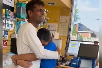 கனடாவில் வாழும் மகளுக்கு சர்ப்ரைஸ் கொடுத்த தந்தை: வைரலாகும் வீடியோ