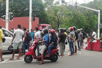 அதிரடி சோதனை நடவடிக்கையில் இறங்கிய மக்கள்! முழு கண்காணிப்பில் விமான நிலையங்கள்