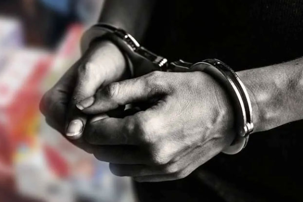 அம்பாந்தோட்டையில் துப்பாக்கிகள், தோட்டாக்களுடன் ஒருவர் கைது! | One Arrested In Hambantota With Guns