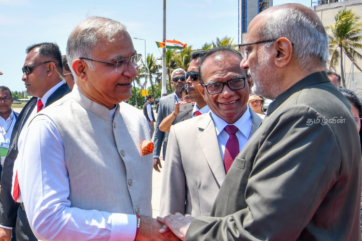 வலுசக்தி அமைச்சராக நியமனம் பெற்ற அநுர கருணாதிலக்கவை சந்தித்த இந்திய துணை ஜனாதிபதி | Indian Vice President Meets Anura Karunathileke