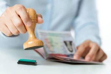 விசா இன்றி நாட்டில் தங்கியிருந்த 6 பேர் கைது