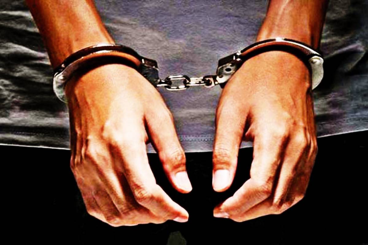 சிகிரியா அருகே இரவு நேரத்தில் சட்டவிரோத அகழ்வில் ஈடுபட்ட மூவர் கைது | 3 Men Arrested Illegal Excavation Near Sigiriya