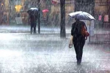 ජනගග මැද්දේ අද තද වැසි...