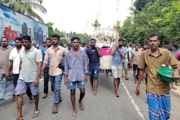 வாள்வெட்டில் உயிரிழப்பு; மட்டக்களப்பில் சடலத்துடன் போராட்டம் | Death In A Sword Attack Protest Body In Batticaloa