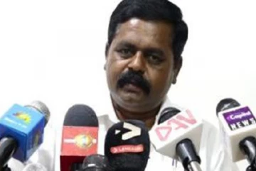 மக்களை அடகுவைக்கிறார் அமைச்சர் டக்ளஸ் - சிறீதரன் குற்றச்சாட்டு